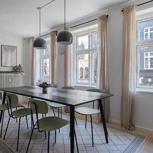 Apartment Sanders Main - Popular Two-bedroom Duplex Next To Magical Nyhavn, Kopenhagen